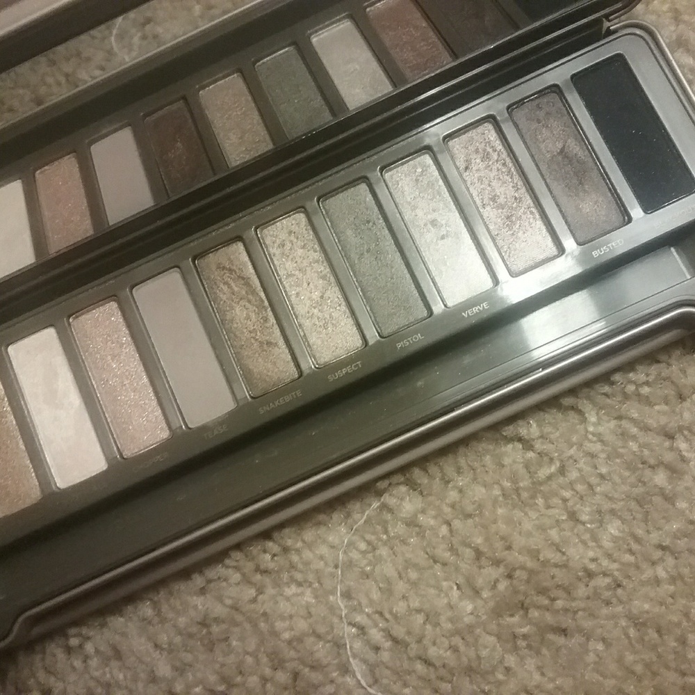Eyeshadow - Picture 3 of 3